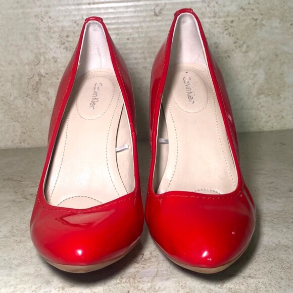 Calvin Klein Red Patent WHINNIE Pumps Size 8 High Heels Elegant Celebration - Picture 2 of 10